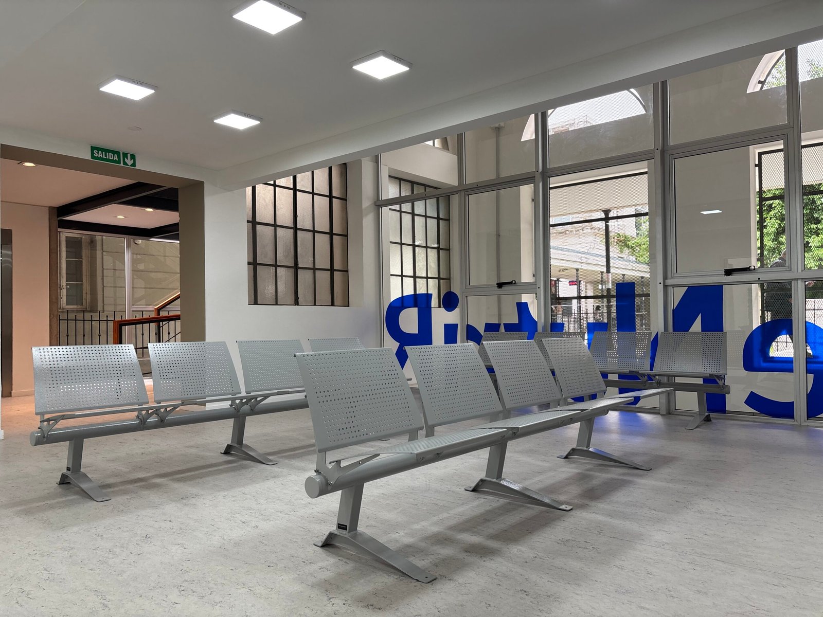 Equipamos su empresa, cuidamos cada detalle